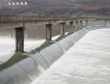 «Κίτρινος» συναγερμός για τους ποταμούς Έβρο και Άρδα – Όγκοι νερού έρχονται από τη Βουλγαρία